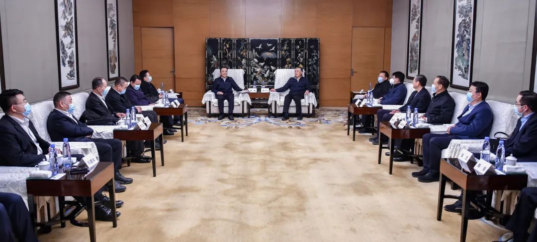 大唐集團(tuán)黨組書記、董事長鄒磊與陜投集團(tuán)董事長袁小寧、總經(jīng)理趙軍會談