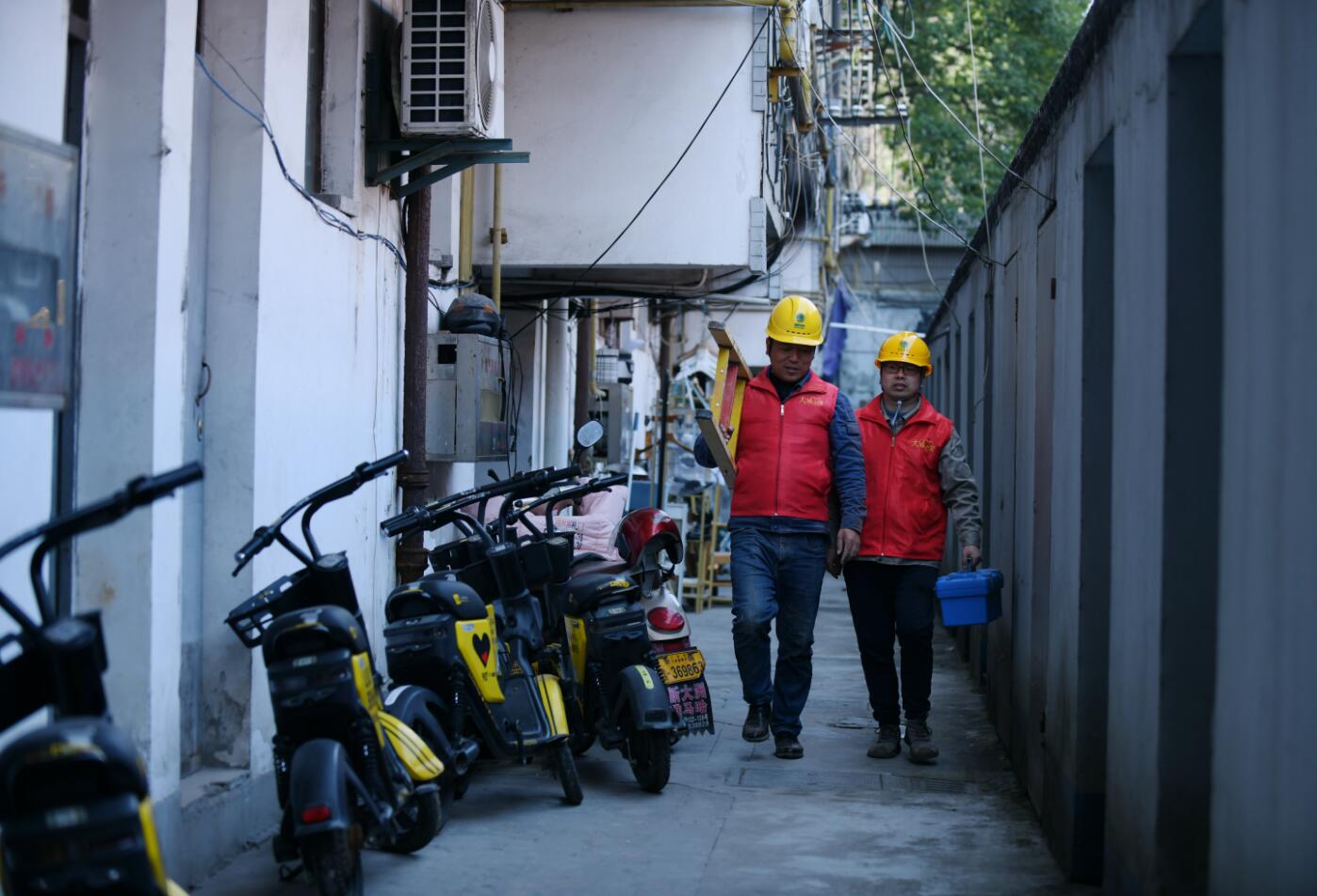 國網余姚市供電公司：“點亮黑樓道2.0”，借“光”照亮居民歸家路