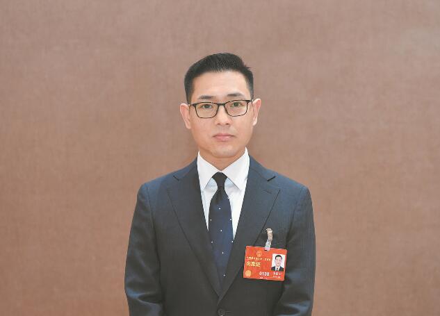 推動清潔能源發(fā)展 促進(jìn)綠色低碳轉(zhuǎn)型——訪全國人大代表、河北寶信物流有限公司總經(jīng)理