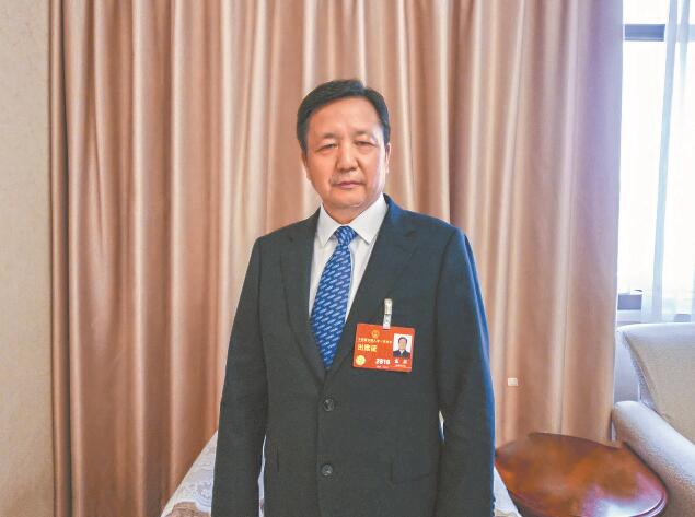 新型電力系統(tǒng)建設(shè)為電力裝備制造業(yè)帶來新機(jī)遇——訪全國(guó)人大代表，全國(guó)工商聯(lián)副主席，特變電工股份有限公司黨委書記、董事長(zhǎng)張新