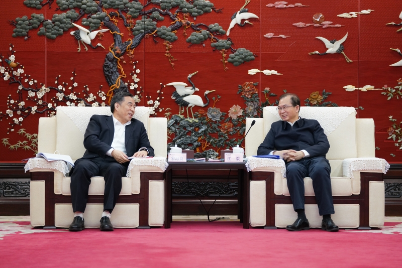 中國能建黨委書記、董事長宋海良與中國華電黨組書記、董事長江毅會談