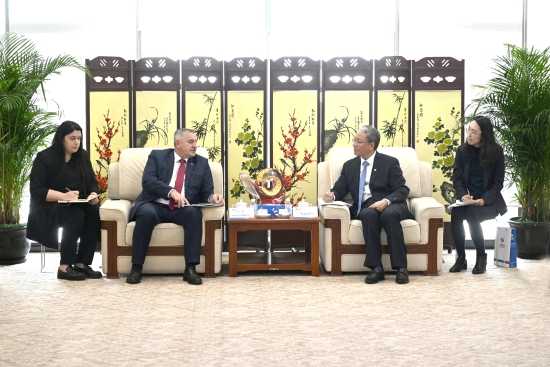 中國(guó)電建黨委副書(shū)記、總經(jīng)理王斌與波黑塞族共和國(guó)總理拉多萬(wàn)·維什科維奇會(huì)談