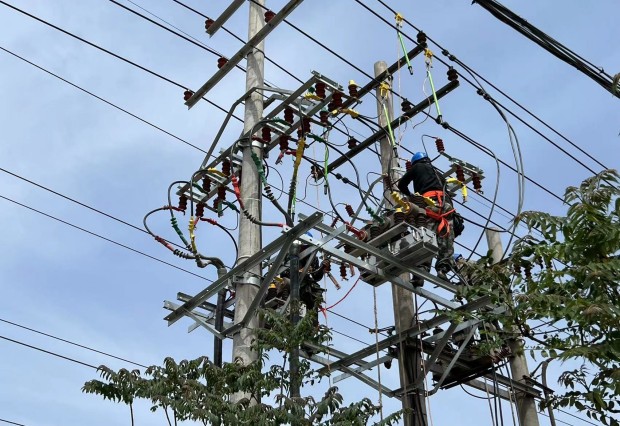 六五四供電公司奮戰(zhàn)8小時(shí),順利完成新線路投運(yùn)