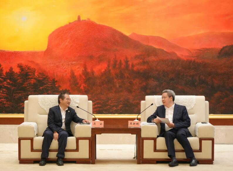 中國能建黨委常委、副總經(jīng)理吳云與南通市委書記、市長吳新明會談