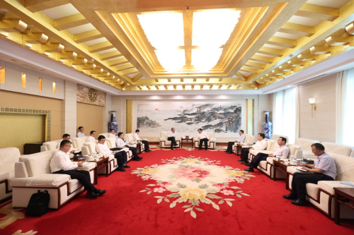 中國(guó)電建黨委副書記、總經(jīng)理王斌與山東省委常委、煙臺(tái)市委書記江成會(huì)談