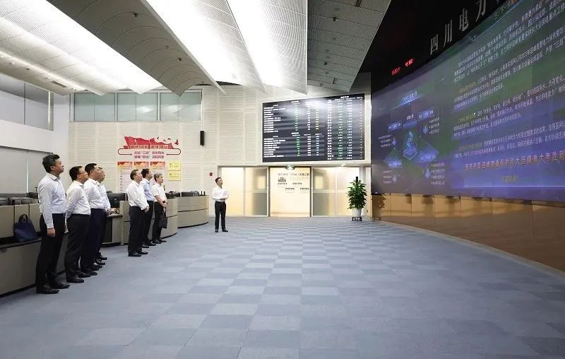 辛保安赴國網(wǎng)西南分部、國網(wǎng)四川電力檢查迎峰度夏供電保障工作