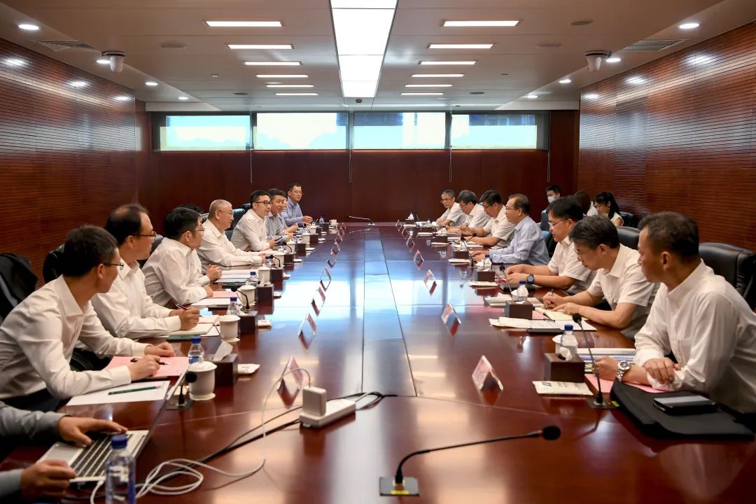 華電集團(tuán)黨組書記、董事長江毅會(huì)見隆基綠能總裁李振國