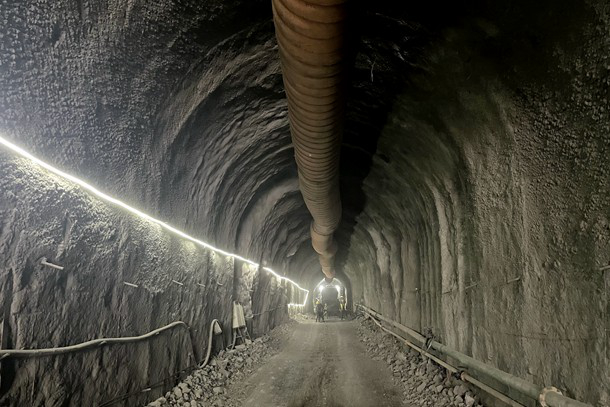 金川水電站仿生態(tài)魚道隧洞開(kāi)挖破百米