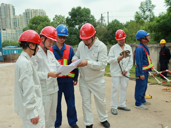 國網(wǎng)宜賓南溪供電公司:“黨建+安全”引領(lǐng)無違章班組創(chuàng)建
