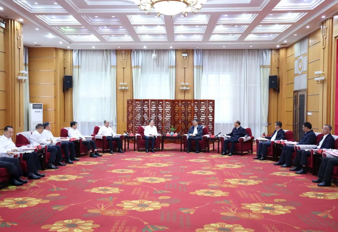 國家電網(wǎng)公司董事長、黨組書辛保安會見青海省委書記陳剛、省長吳曉軍、省政協(xié)主席公保扎西