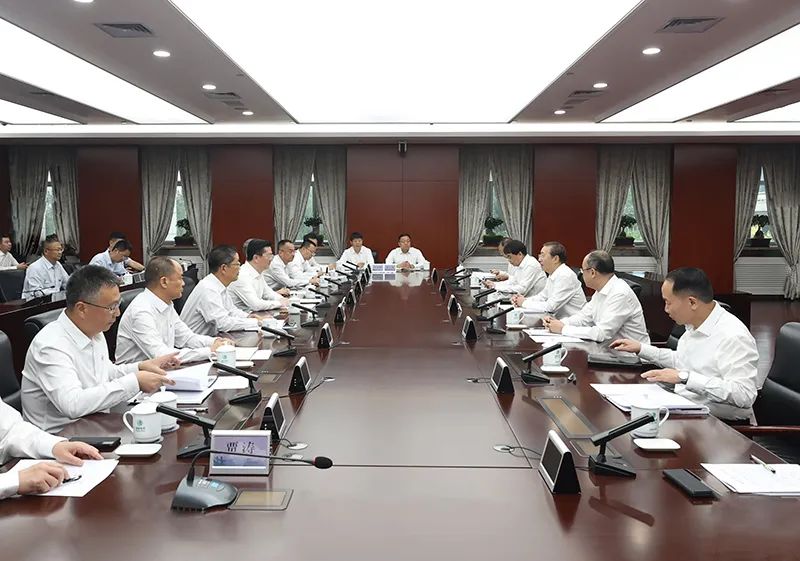 國家電網(wǎng)董事長、黨組書記辛保安赴國網(wǎng)新疆電力調(diào)研