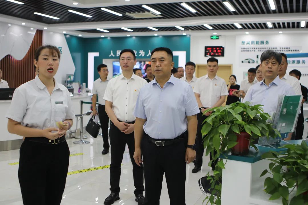 香河縣委書記梁寶杰、縣長李海濱調(diào)研國網(wǎng)香河縣供電公司重點工作