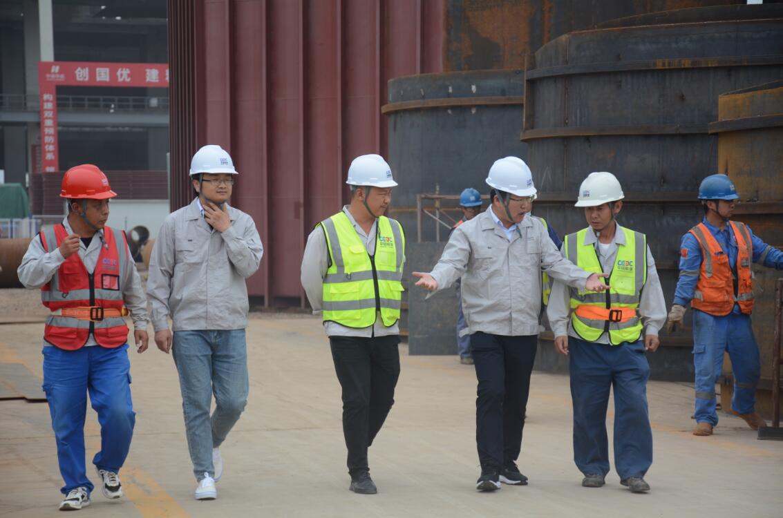 中國能建建筑集團(tuán)黨委副書記、總經(jīng)理羅耕能到正寧百萬項目調(diào)研指導(dǎo)工作