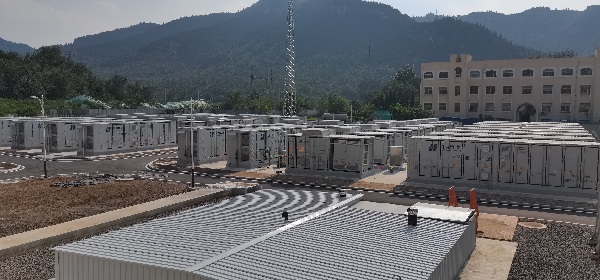 新型儲(chǔ)能發(fā)展提速:“超級(jí)充電寶”年消納電量近億度 “鐵陀螺”年碳減排6萬(wàn)多噸