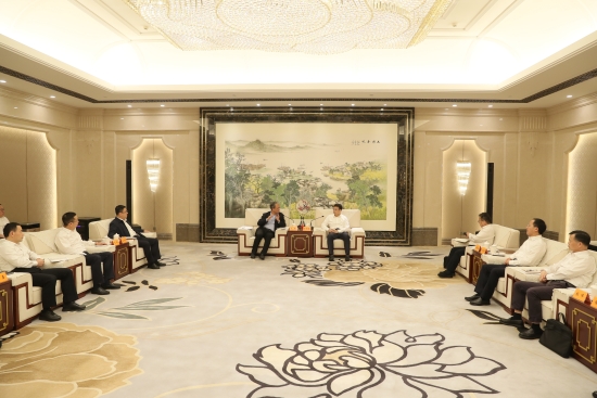 中國電建黨委副書記、總經(jīng)理王斌與江蘇省委常委、蘇州市委書記曹路寶舉行會(huì)談