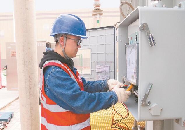 范紅星：在現(xiàn)場(chǎng)學(xué)習(xí)成長(zhǎng)，在一線實(shí)踐創(chuàng)新