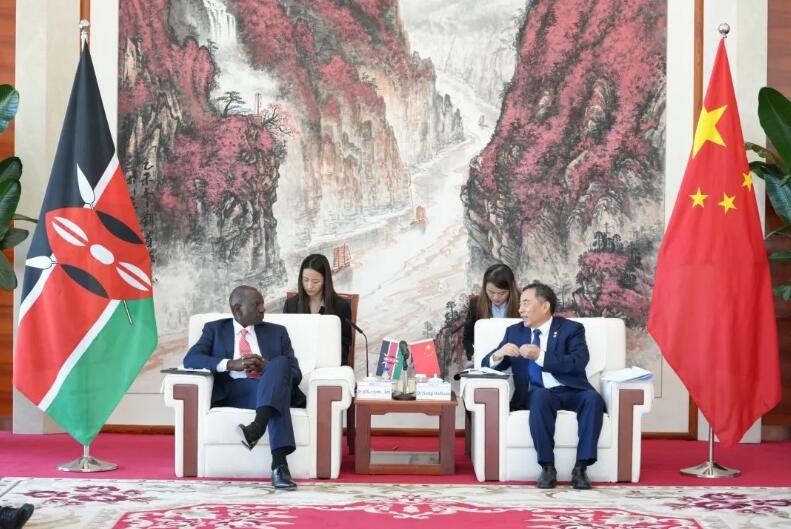 中國(guó)能建黨委書記、董事長(zhǎng)宋海良與肯尼亞總統(tǒng)魯托會(huì)談