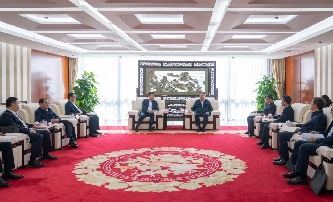 華電集團黨組副書記、總經(jīng)理葉向東與山東能源黨委書記、董事長李偉舉行會談