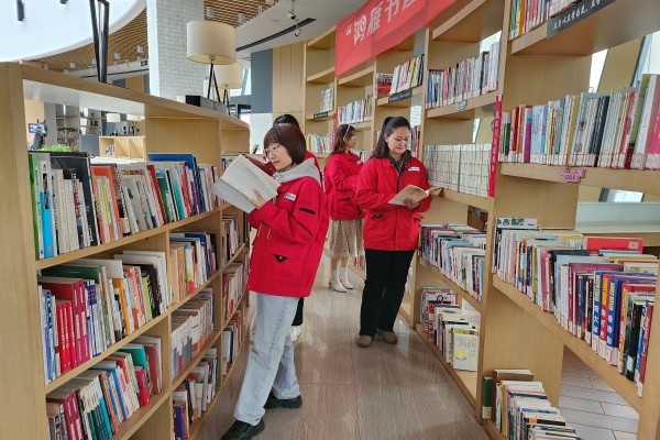 烏海供電公司聯(lián)合黨支部：開(kāi)展“中華民族一家親，同心共筑中國(guó)夢(mèng)”全民閱讀活動(dòng)