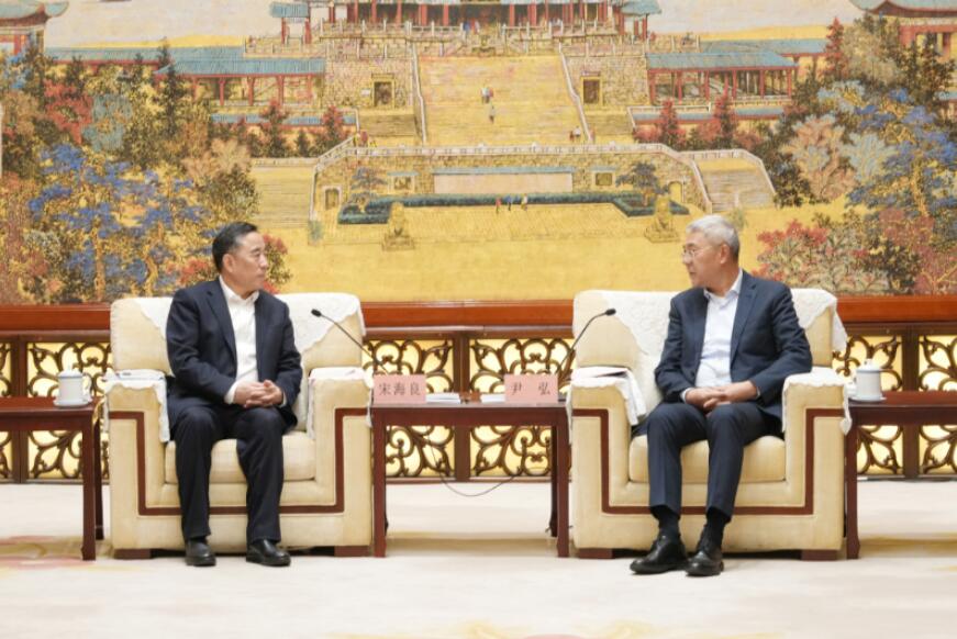 宋海良拜會(huì)江西省委書(shū)記尹弘、省長(zhǎng)葉建春并見(jiàn)證簽署戰(zhàn)略合作協(xié)議