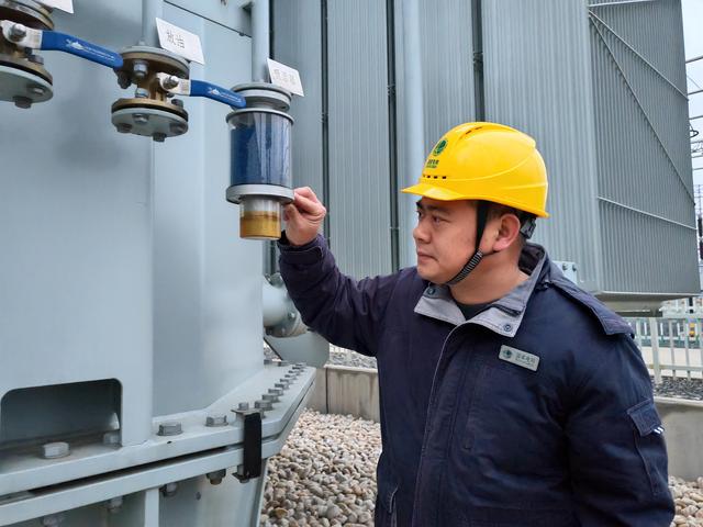 陳軍:在變電站比在家踏實(shí)