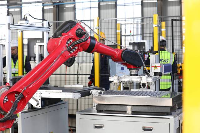 云南陸良:儲(chǔ)能項(xiàng)目開(kāi)啟新型工業(yè)發(fā)展新篇章