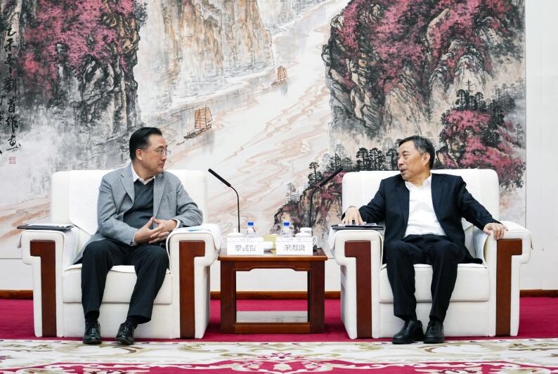 中國能建黨委書記、董事長宋海良與華夏銀行黨委書記、董事長李民吉會(huì)談