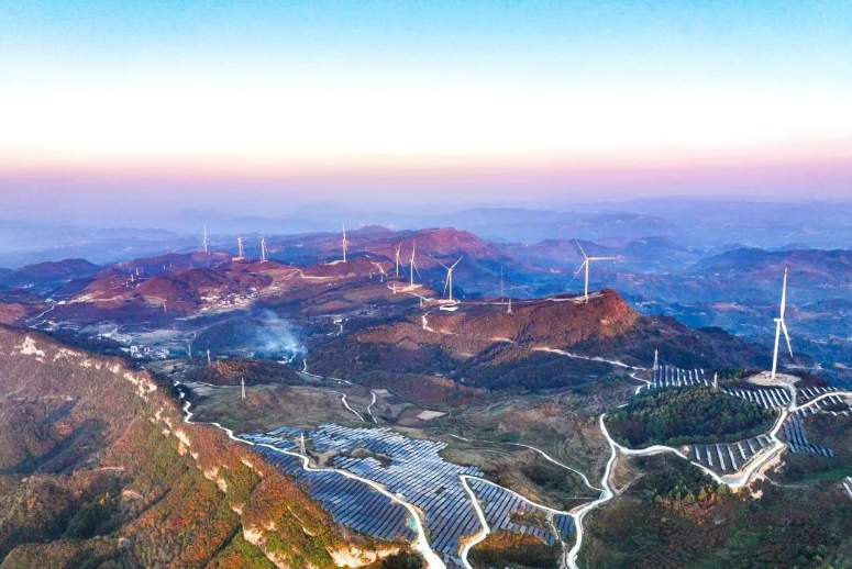 廣東能源集團首個風光互補一體化項目實現(xiàn)全容量并網(wǎng)發(fā)電