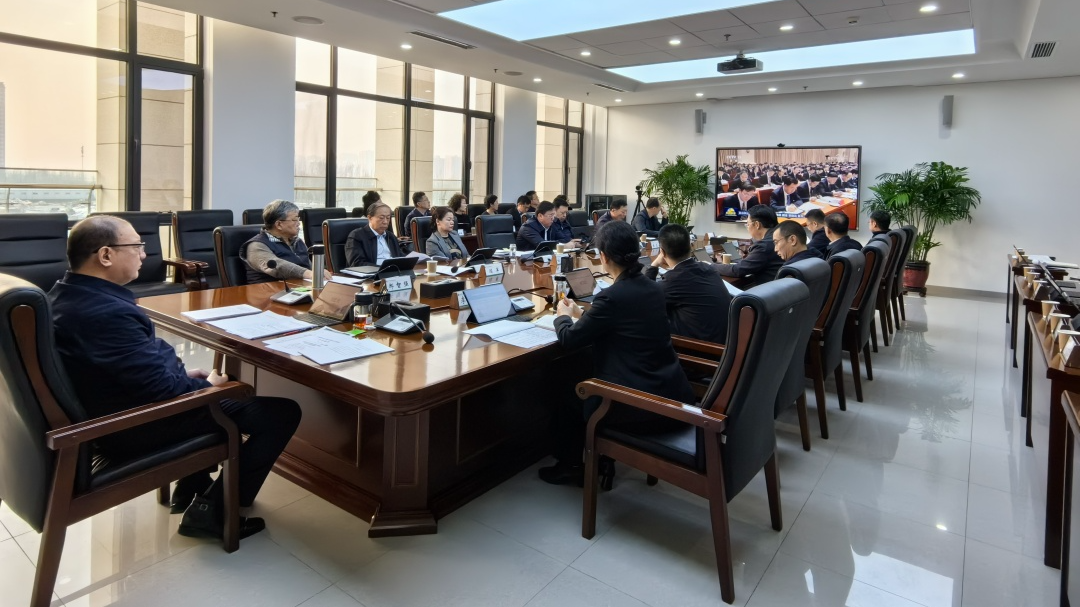 內(nèi)蒙古電力集團黨委傳達學(xué)習(xí)中央經(jīng)濟工作會議和全區(qū)經(jīng)濟工作會議精神