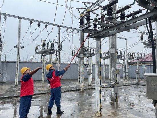 國網(wǎng)共青城市供電公司:戰(zhàn)寒潮護航電網(wǎng) 保供電溫暖萬家