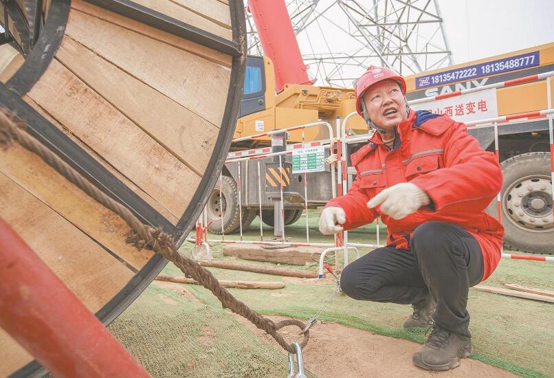 【國網(wǎng)特等勞?！宽n愛平：能挑千斤擔(dān) 不挑九百九