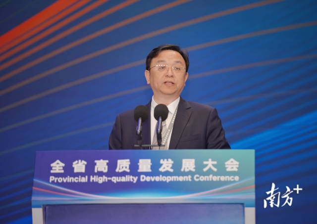 王傳福：新能源汽車發(fā)展只會(huì)快跑，不給喘口氣機(jī)會(huì)