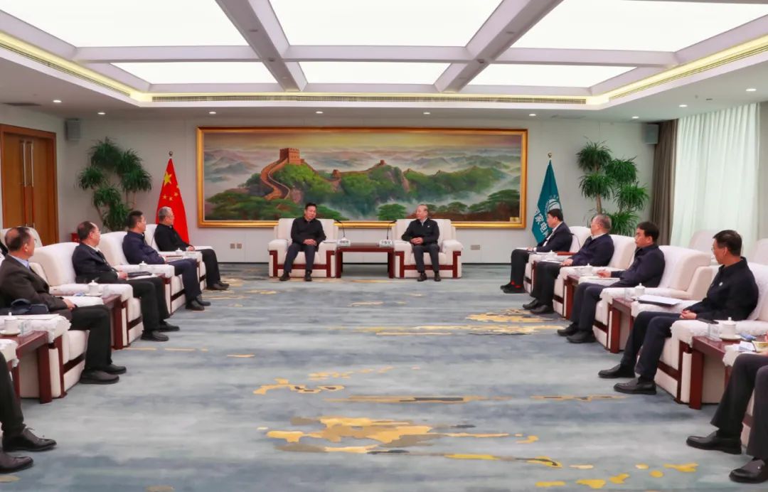 劉明勝、栗寶卿與國(guó)家電網(wǎng)董事長(zhǎng)辛保安、總經(jīng)理張智剛會(huì)談