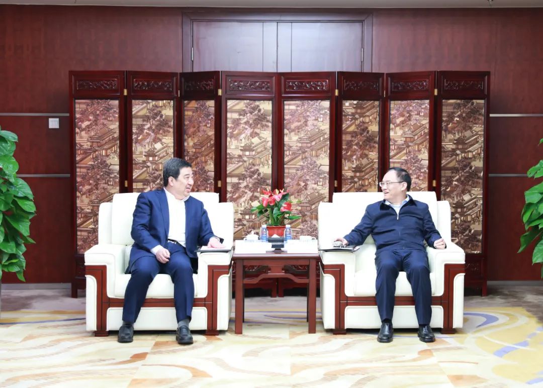 中國(guó)電氣裝備白忠泉董事長(zhǎng)、周群總經(jīng)理拜訪中鋁集團(tuán)董事長(zhǎng)段向東、總經(jīng)理王石磊