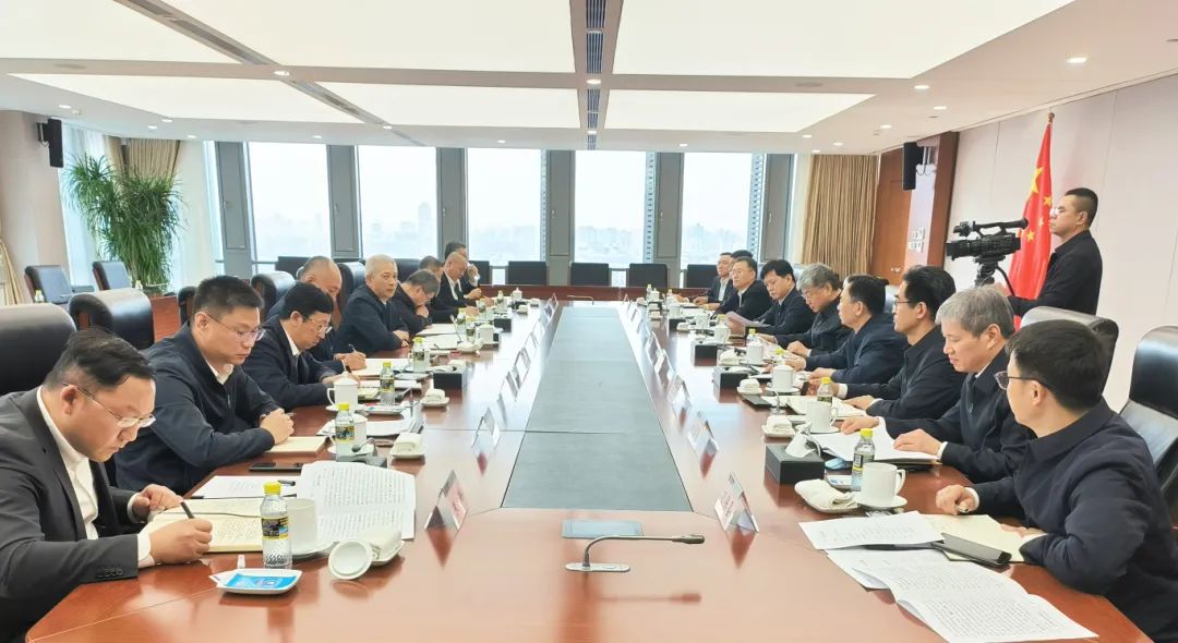 中國(guó)一重董事長(zhǎng)徐鵬一行拜訪國(guó)家能源集團(tuán)黨組書(shū)記、董事長(zhǎng)劉國(guó)躍