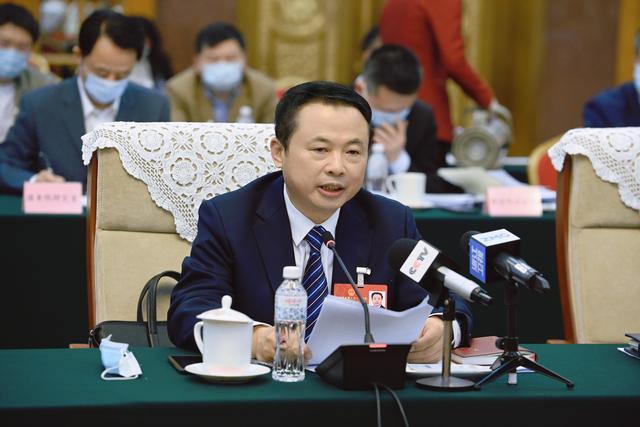 【兩會好聲音】全國人大代表、天能控股董事長張?zhí)烊危和苿印犊稍偕茉捶ā沸抻啠Ｕ蠂夷茉窗踩? /></a></div>
				<div   id=