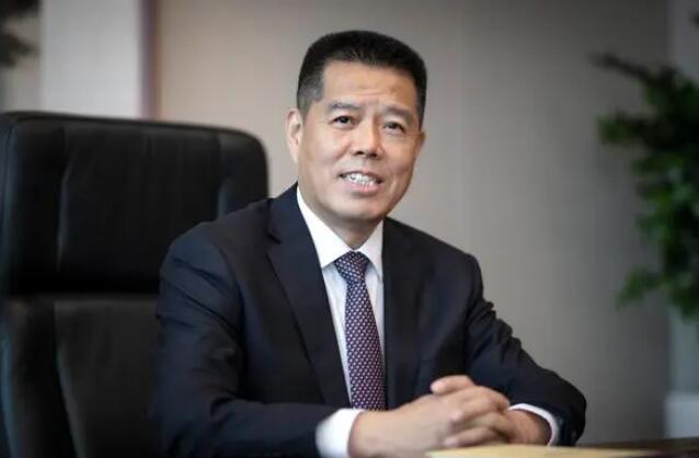 加快推動(dòng)傳統(tǒng)煤炭企業(yè)向新能源企業(yè)轉(zhuǎn)型發(fā)展——訪全國(guó)人大代表，山東能源集團(tuán)黨委書記、董事長(zhǎng) 李偉