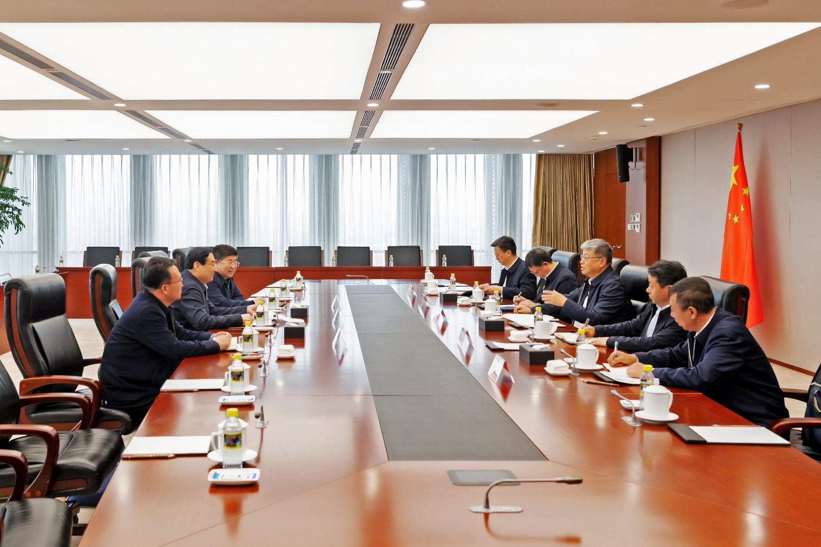 國家能源集團黨組書記、董事長劉國躍會見陜西省政協(xié)副主席、榆林市委書記張曉光