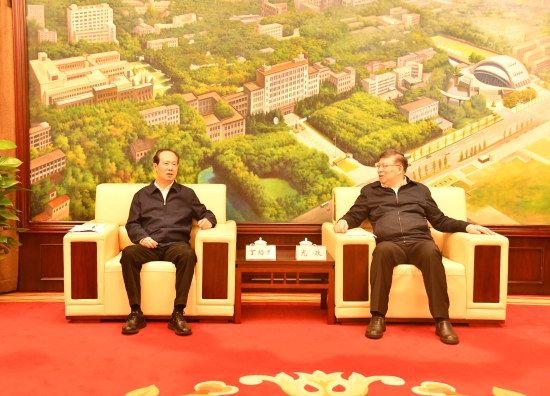中國電建黨委書記、董事長丁焰章與華中科技大學(xué)校長尤政會談