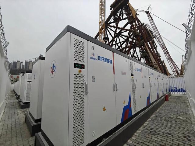 工商業(yè)儲(chǔ)能百團(tuán)大戰(zhàn)：超300家公司擠入場，3年或?qū)⒆咄旯夥?年路