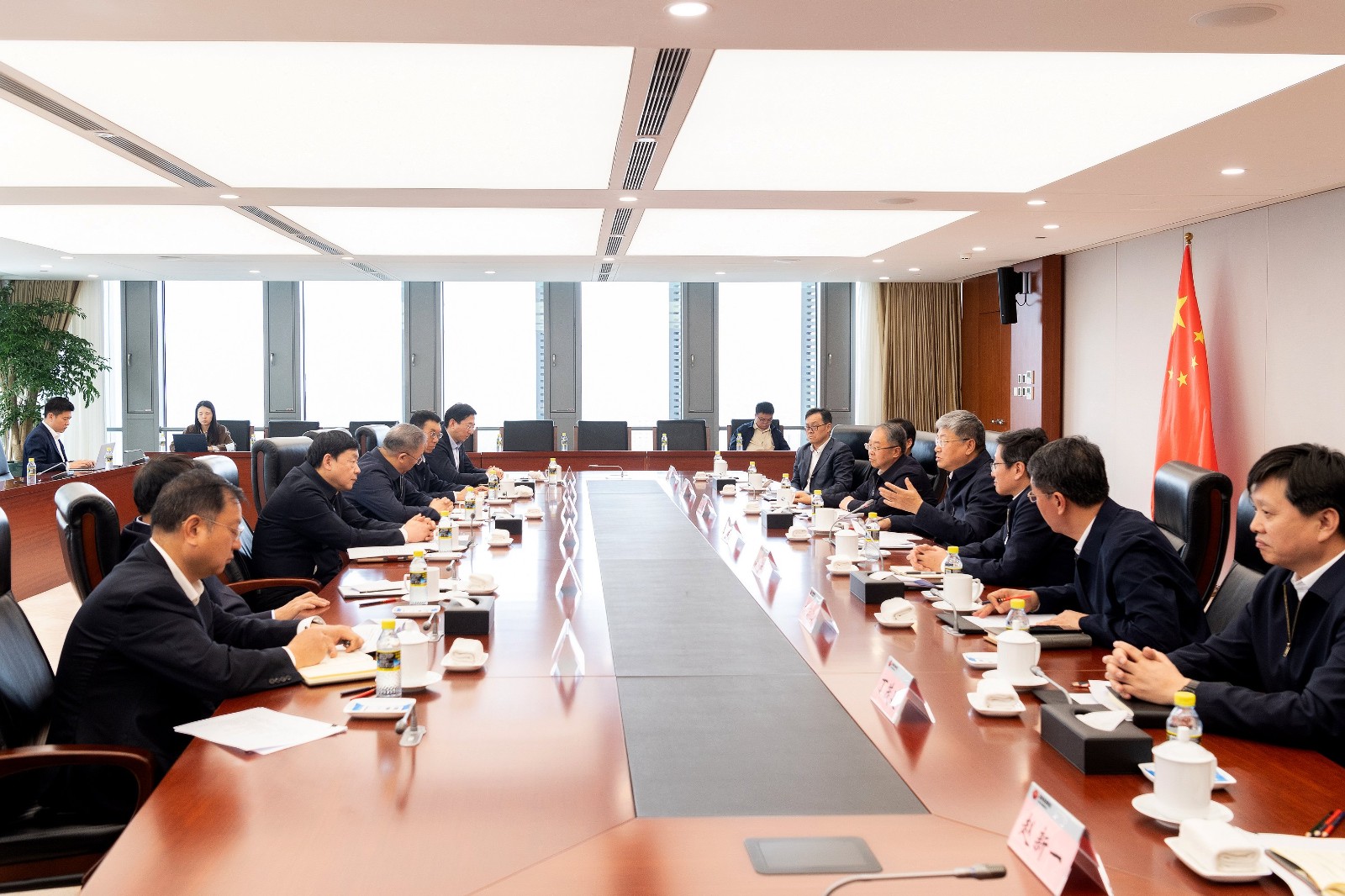 國(guó)家能源集團(tuán)劉國(guó)躍、余兵會(huì)見國(guó)家電網(wǎng)黨組書記、董事長(zhǎng)張智剛