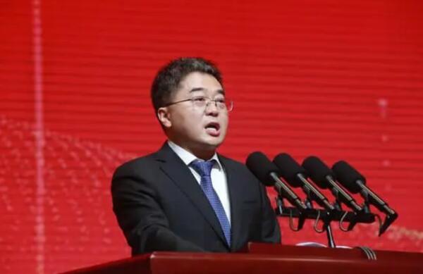 “垃圾大王”嚴(yán)圣軍，拿啥完成近千億投資?