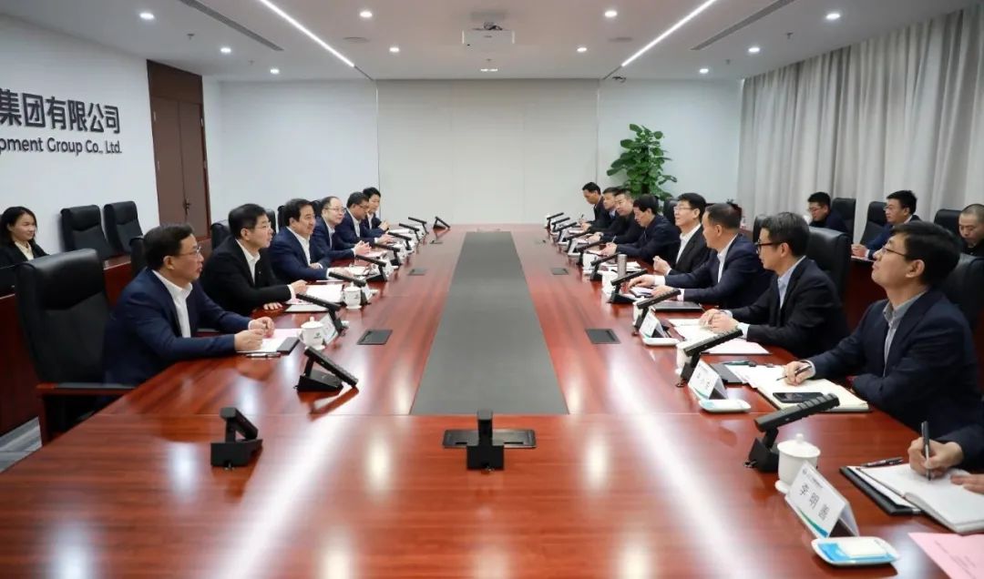 中國電氣裝備黨委書記、董事長白忠泉會見甘肅電氣集團董事長劉萬祥、天水市副市長胡志勇