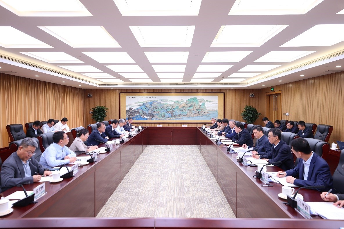 西安交通大學(xué)黨委書(shū)記盧建軍、校長(zhǎng)張立群赴國(guó)家電網(wǎng)座談交流