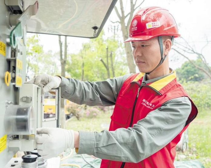 賀彪：星城萬家燈火，“帶電護(hù)衛(wèi)”用心守候