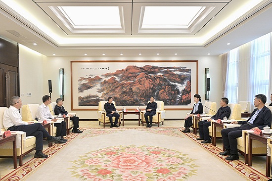 華能集團(tuán)黨組書(shū)記、董事長(zhǎng)溫樞剛拜會(huì)內(nèi)蒙古自治區(qū)黨委書(shū)記孫紹騁、自治區(qū)主席王莉霞