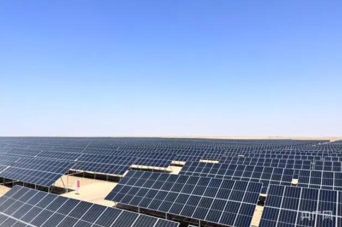 鄂爾多斯沙地上的“馬蘭花”:預計年發(fā)電70億千瓦時