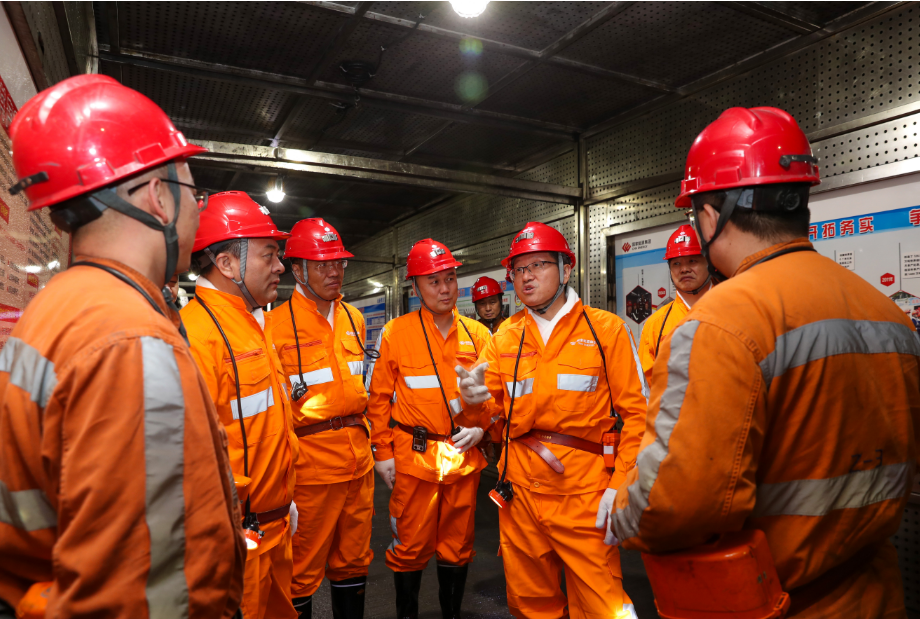 國家能源集團公司總經理、黨組副書記余兵赴集團鄂爾多斯區(qū)域企業(yè)調研