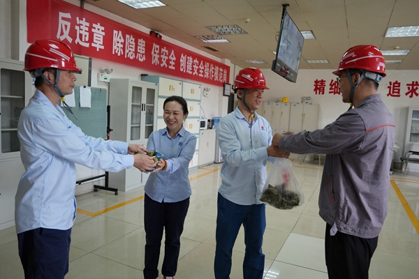陜煤石門:粽香送一線 安全“粽”心間