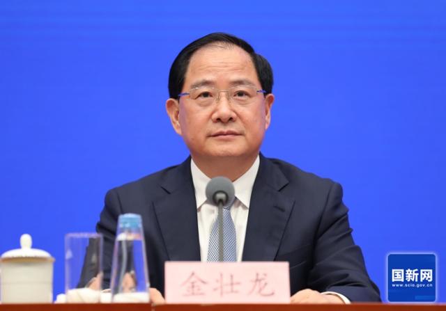 工信部部長(zhǎng)金壯龍：圍繞六大方向，超前布局未來產(chǎn)業(yè)